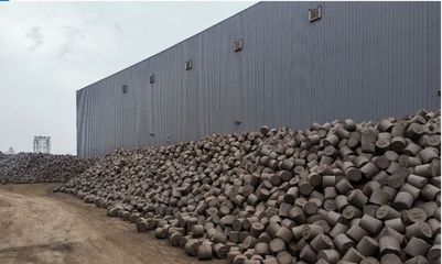 港深物流公司首筆鋼渣熱熔壓塊業務成功啟運